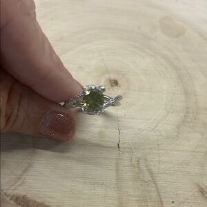 Elegant Silver and Green Gemstone Ring